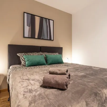 Tissa Apartment *
